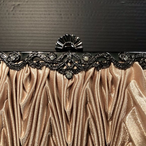 Near new. Gabee retro style clutch. - Picture 3 of 6